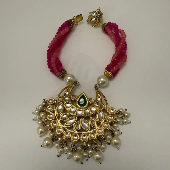 Hand Crafted Gold and Pink Bracelet with Green Detail - Picture 5 of 10